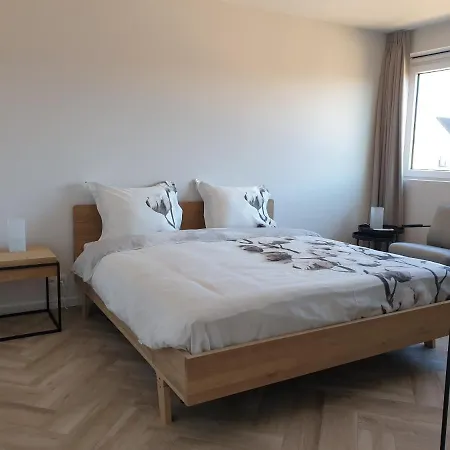 Bed & Breakfast Snooze 4*